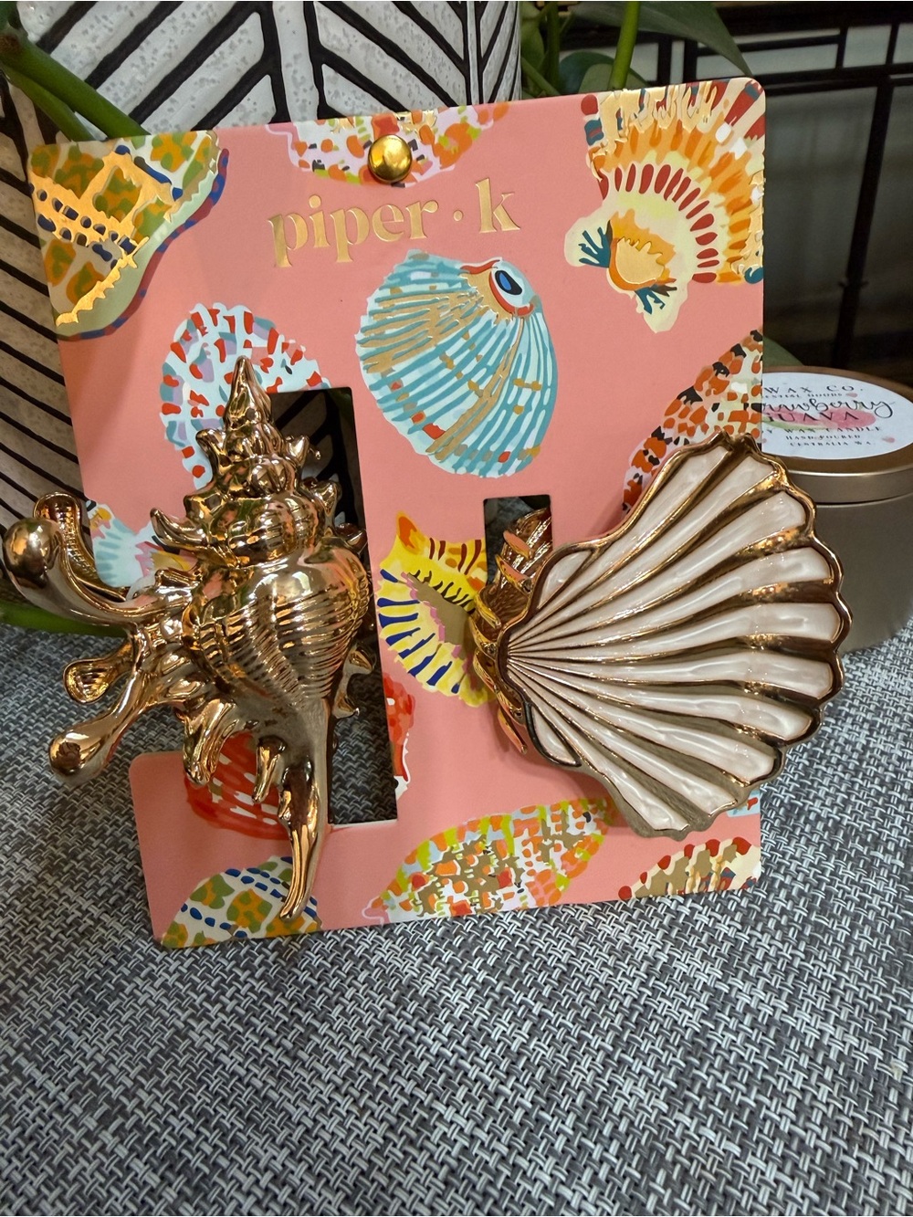 Piper K 🐚Seashell Summer Fun Beach Hair Claw Clips in Gold and White Pearl
